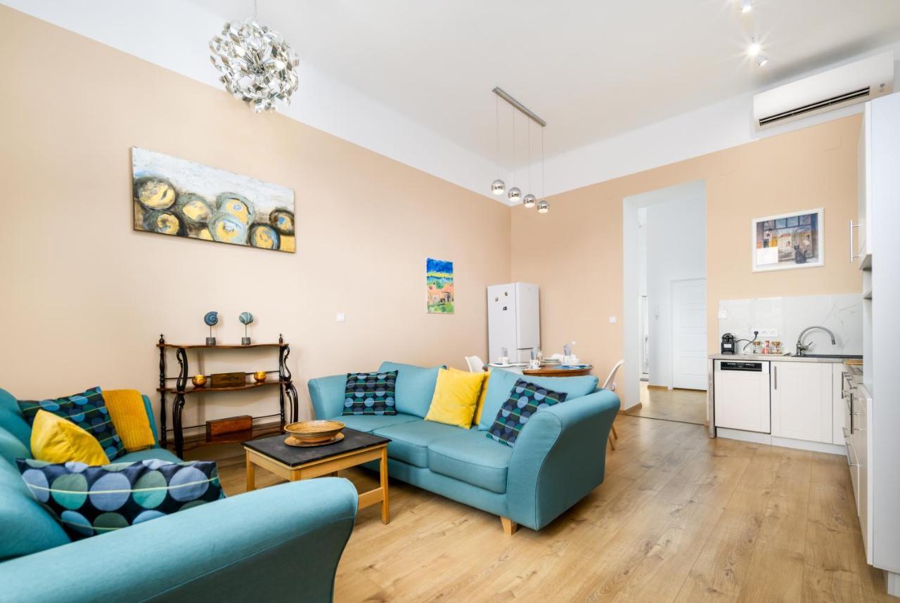 Ja18 Downtown Pearl - 2 Bedroom Apartment Budapest Bagian luar foto