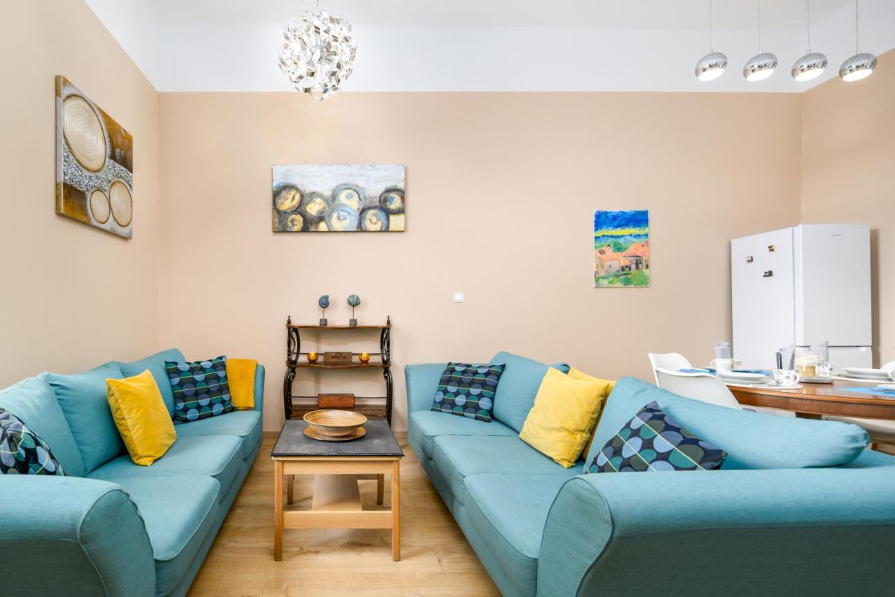 Ja18 Downtown Pearl - 2 Bedroom Apartment Budapest Bagian luar foto