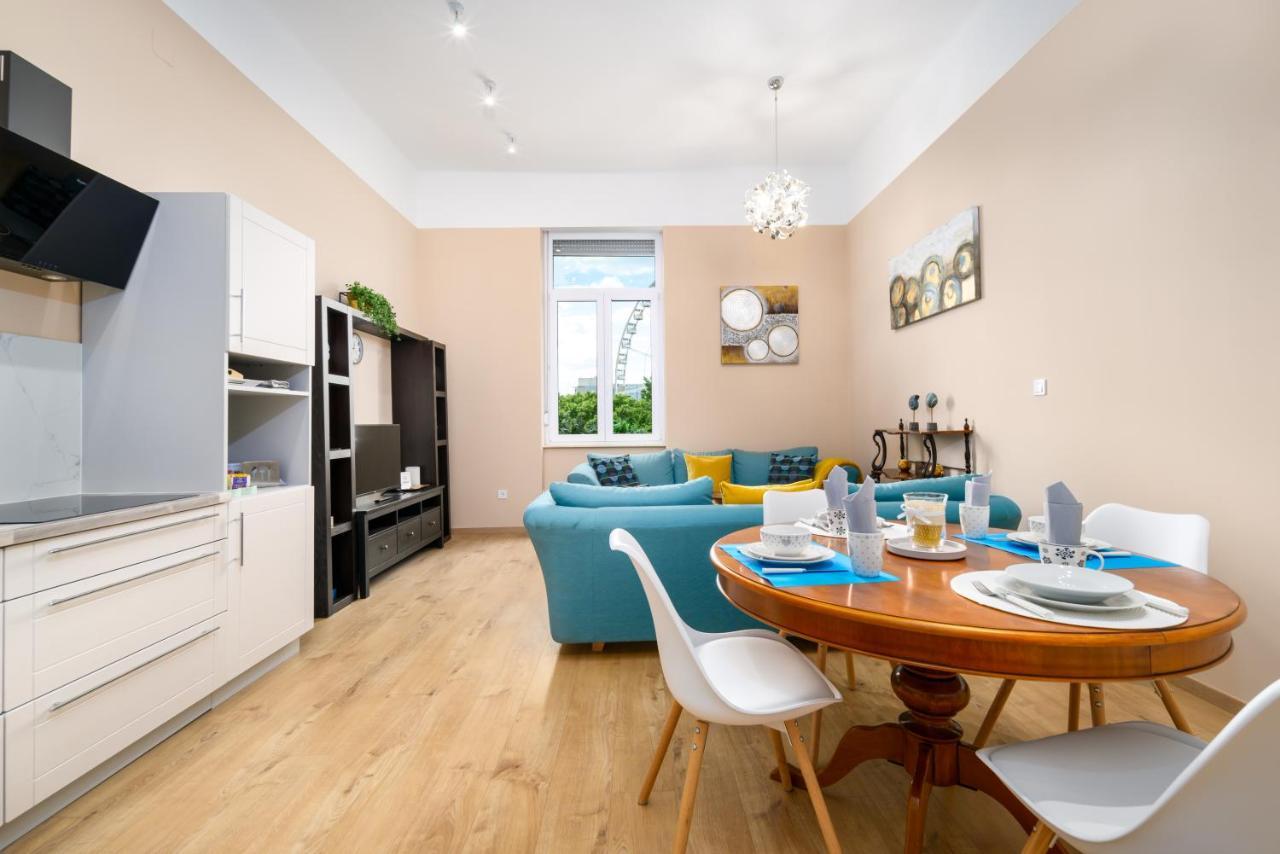 Ja18 Downtown Pearl - 2 Bedroom Apartment Budapest Bagian luar foto